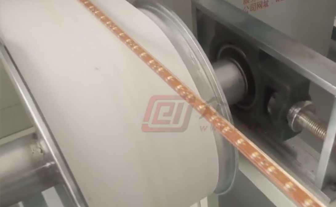 矽膠擠出機流水線LED軟燈帶擠出視頻實拍